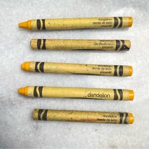 Crayola Dandelion Yellow crayons